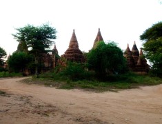 temple de bagan piste vélo temple de bagan piste vélo