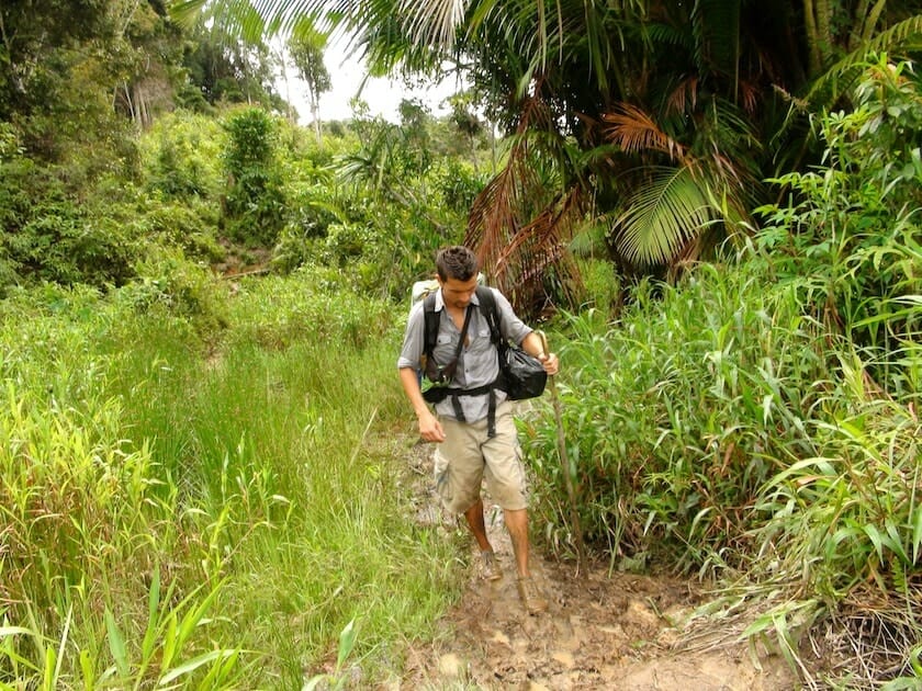 alex patoge dans la boue vallée du Baliem Papouasiealex patoge dans la boue vallée du Baliem Papouasie