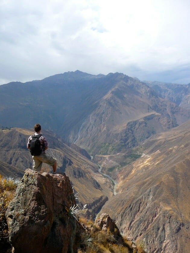 alex devant canyon de colca arequipa pérou