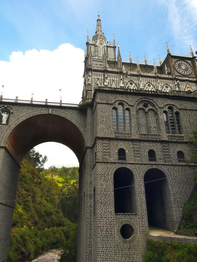 vue en contre bas église ipiales colombie