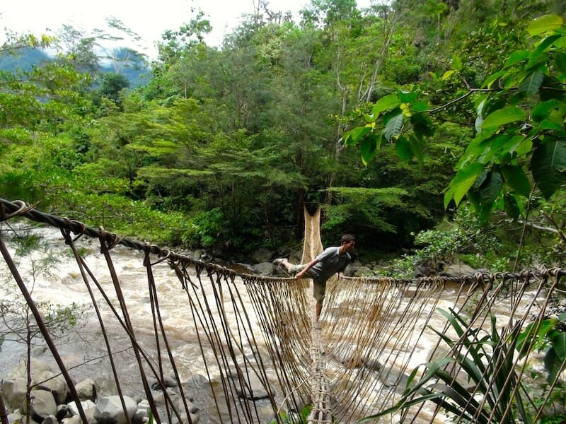 assure en trek en papouasie