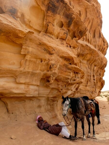 bedouin et cheval wadi rum bedouin et cheval wadi rum