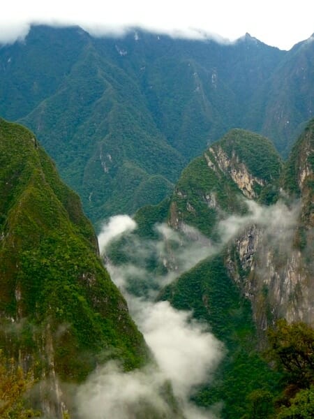 les montagnes autour du machu picchu