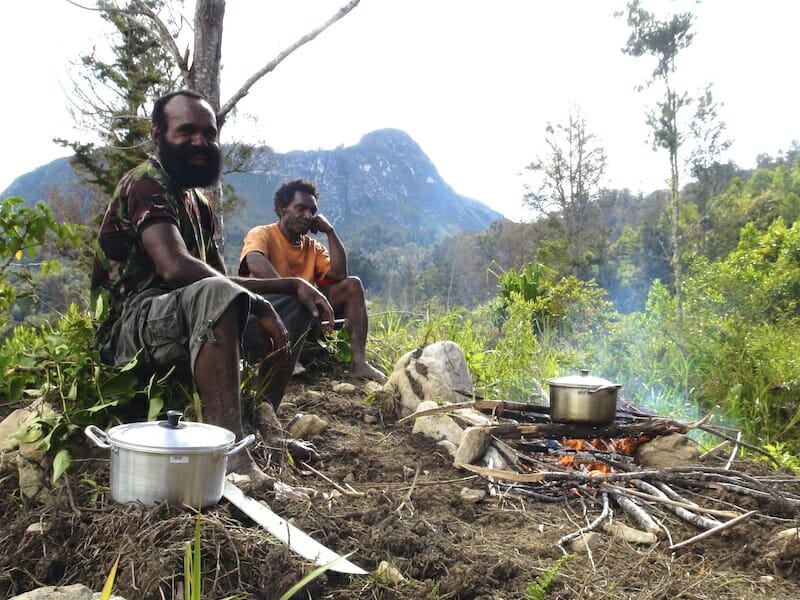 guides papous trek papouasie tour du monde guides papous trek papouasie tour du monde