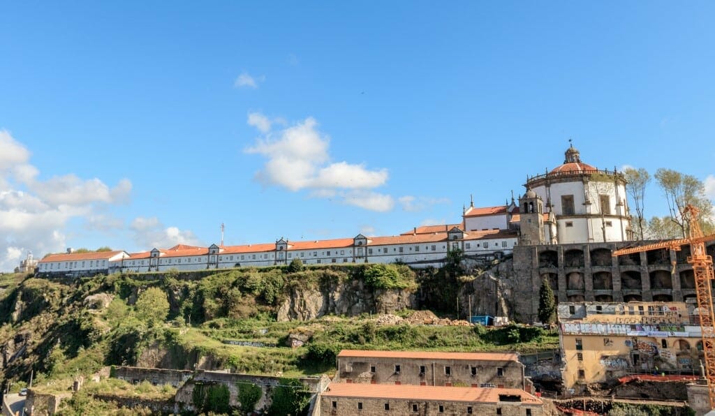 Igreja da Serra do Pilar Mosteiro