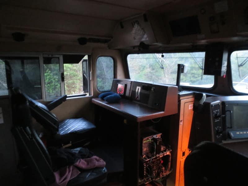 interieur cabine train de fret