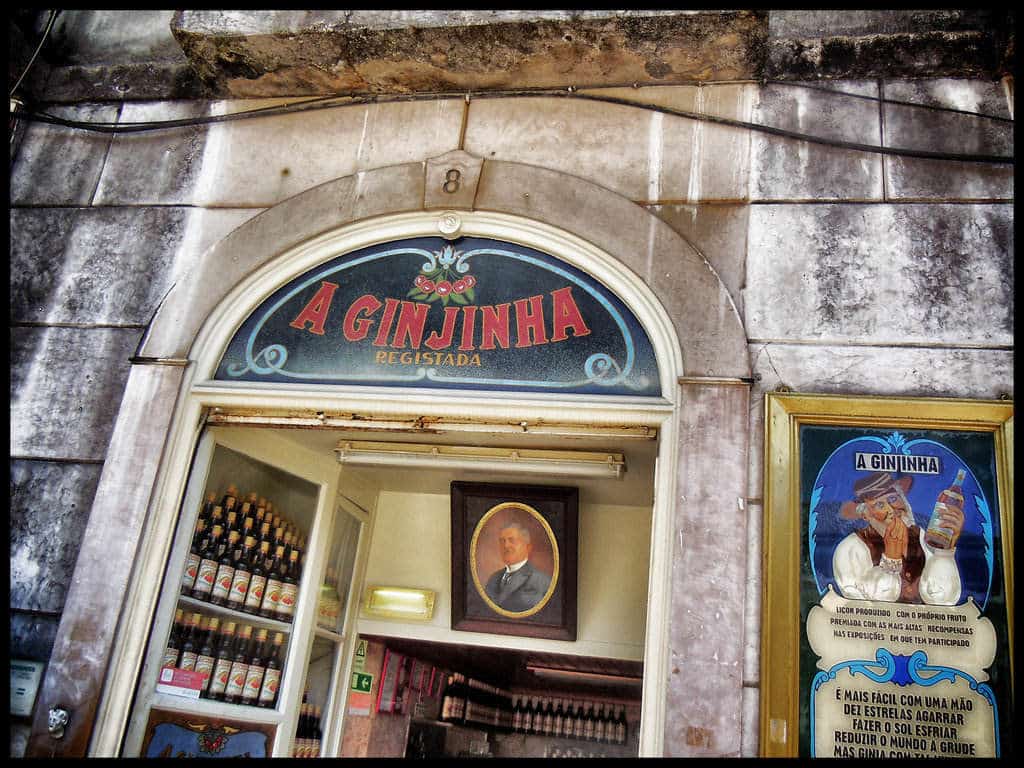 boire a ginjinha lisbonne