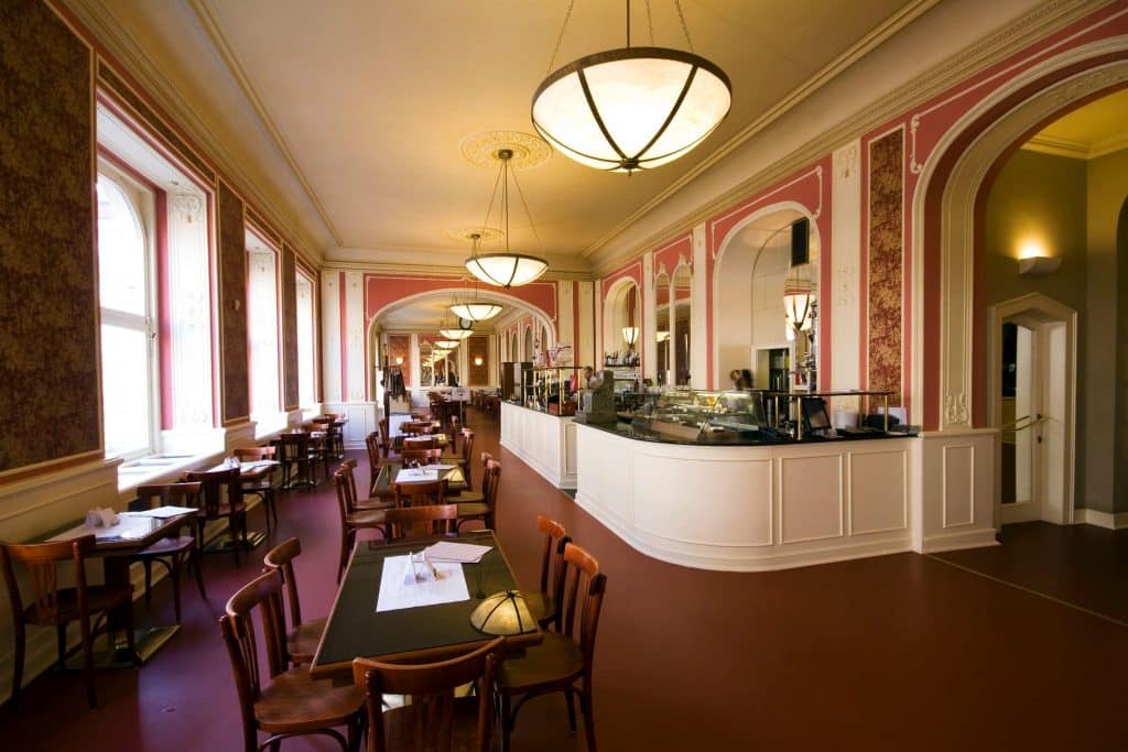 cafe louvre itinéraire pour visiter prague