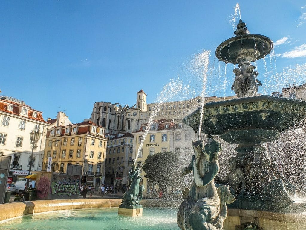 lisbonne_place_de_rossio visiter Lisbonne et la place de Rossio avec sa gare