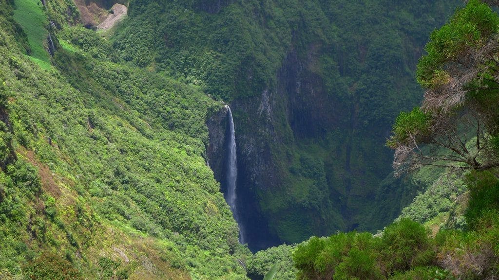 La spectaculaire cascade du Trou de Fer sur l'ile de la Réunion