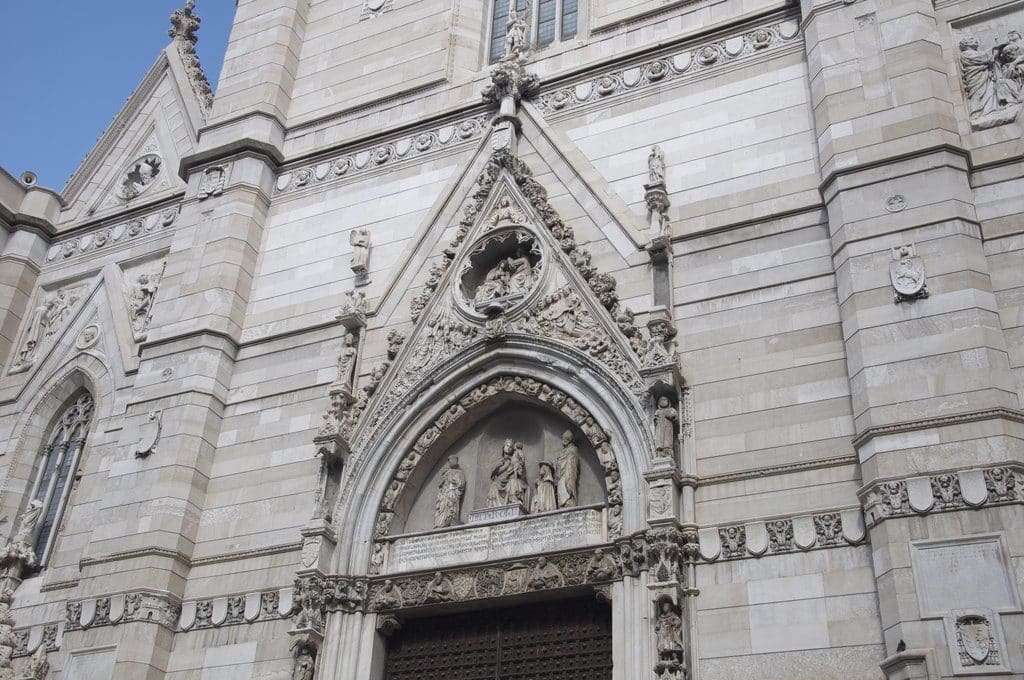 naples_duomo Naples façade de la cathédrale, le Duomo