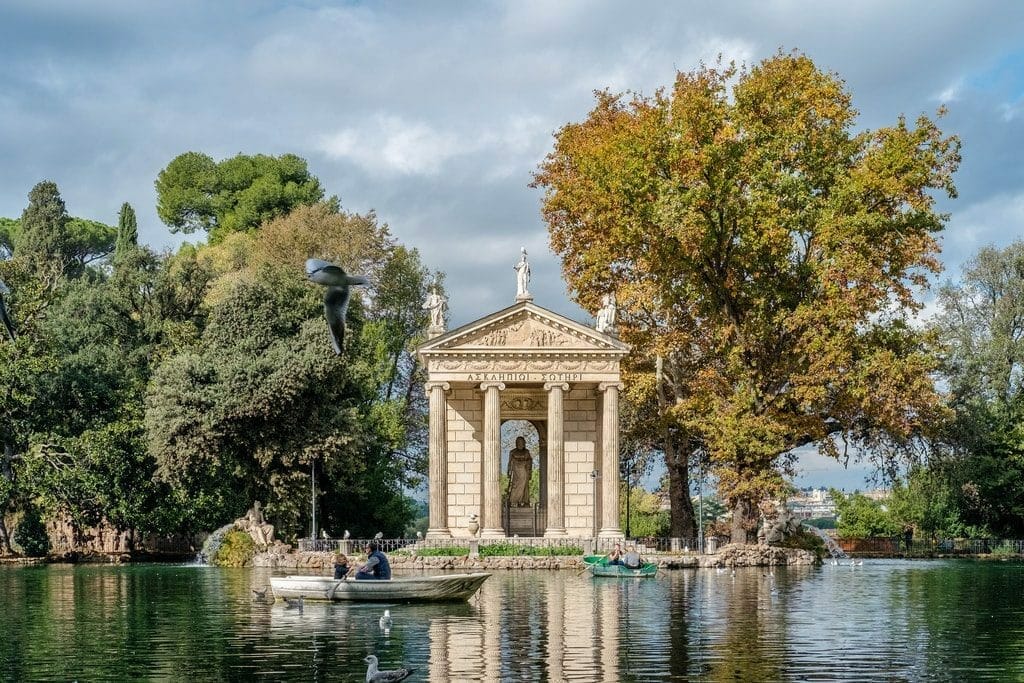 rome_villa_borghese_parc_templ Temple dans le Parc de la Villa Borghese