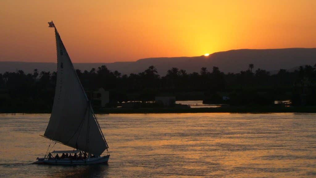 Coucher de soleil sur le Nil en Egypte