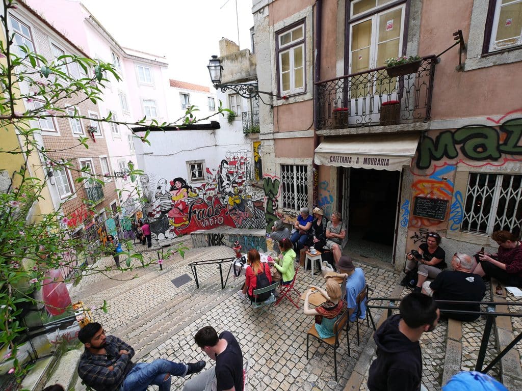 guide Lisbonne en français concert de rue Fado Mouraria