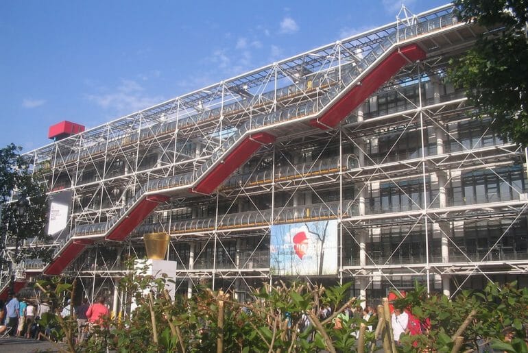 Visiter le Centre Pompidou de Paris : Quel billet acheter ? vue extérieure de Beaubourg