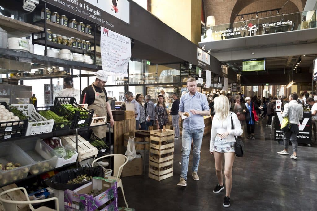rome_mercato_central_stand_allees Allées du mercato Central à Rome