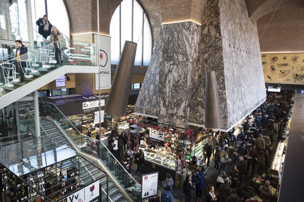 rome_mercato_central_vue_hotte La hotte restaurée au coeur du Mercato