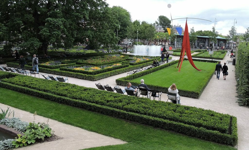 Parc à proximité du musée