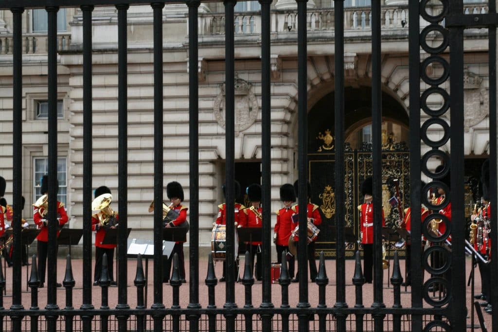 buckingham_palace_releve_garde releve garde buckingham palace