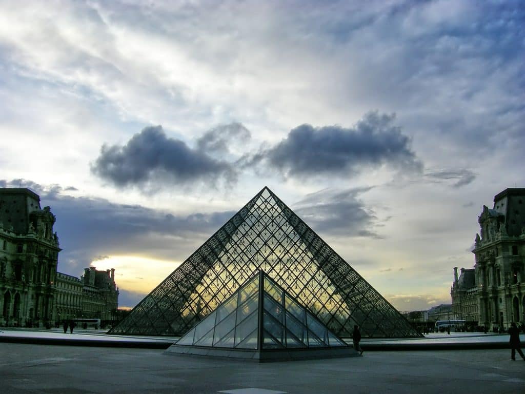 louvre_pyramide billet louvre paris pyramide