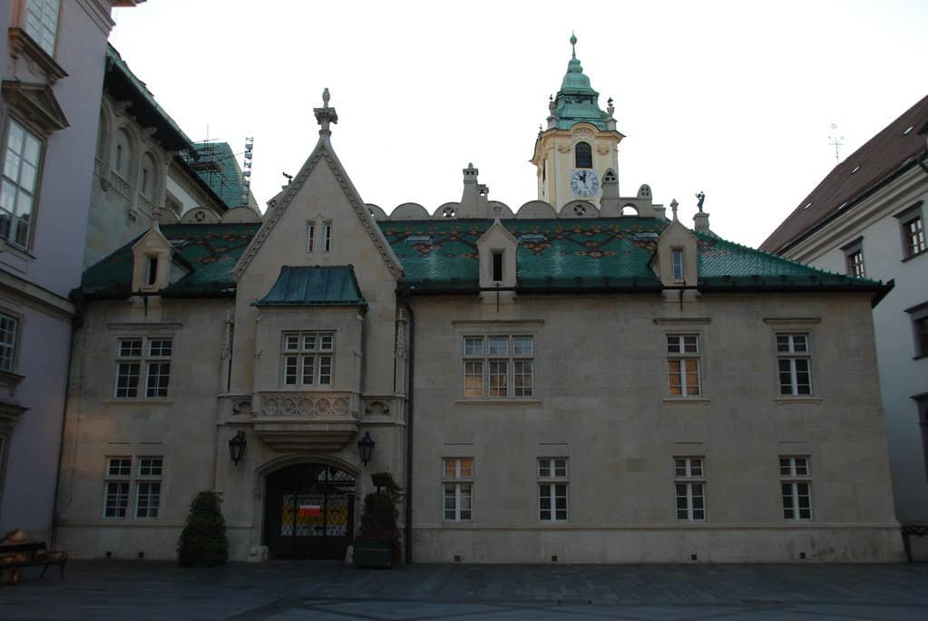 bratislava_hotel_de_ville_place visiter bratislava hotel de ville place