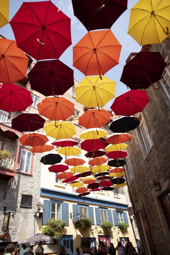 rue_des_parapluies rue des parapluies vieux quebec