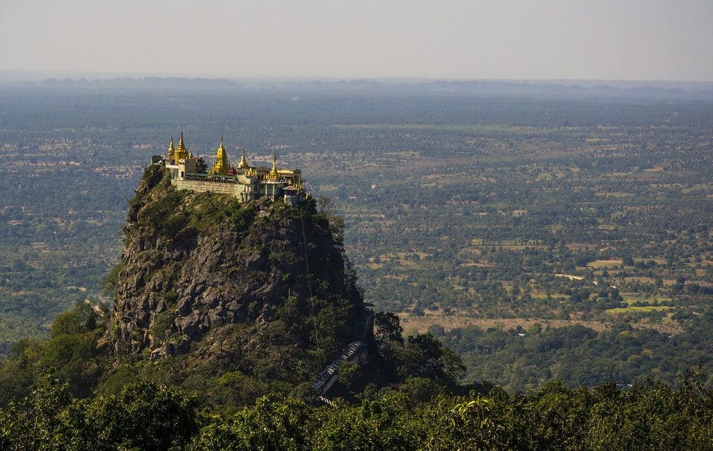 myanmar_mont_popa_monastere photo myanmar mont popa monastere