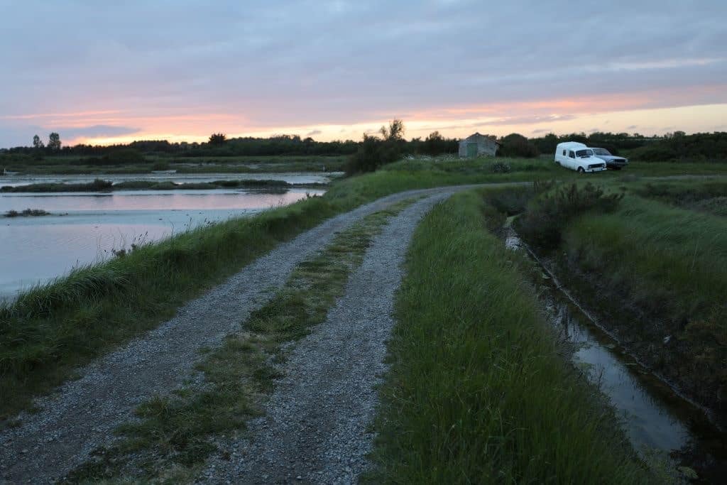 Dîner_dans_une_cabane_de_Saunier_au marais_de_la_Guittière diner cabane saunier marais guittiere visiter vendee