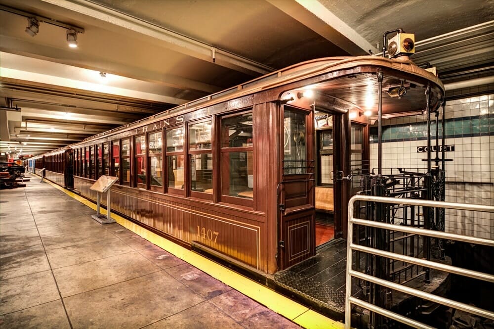 Transit - photo : https://www.brownstoner.com/services/business/d5261bc0c1d8c7/new-york-transit-museum-boerum-pl-at-schermerhorn-st-brooklyn-ny-11201/ musée New York