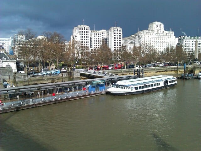 embankment pier croisiere tamise