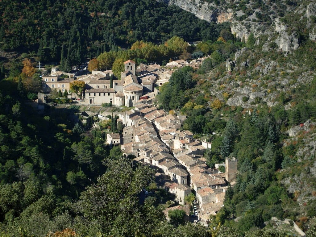 Saint_Guilhem_le_Desert saint guihem le desert