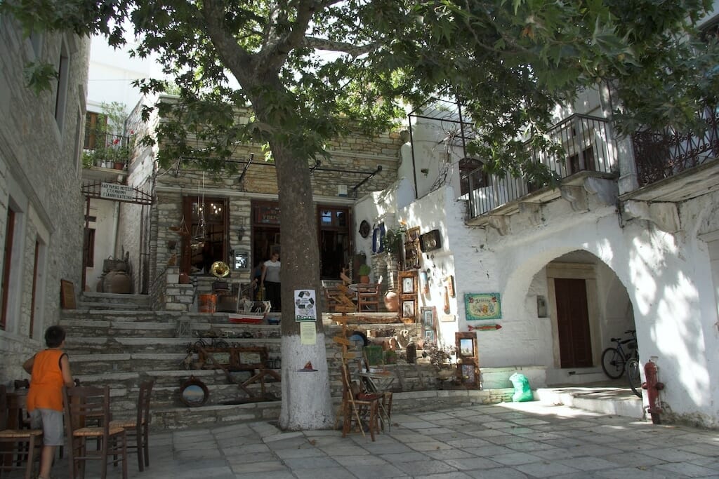 Apiranthos ville apiranthos