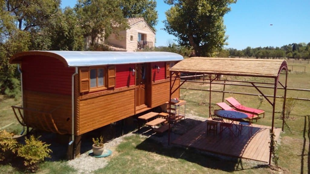 nanouche calargue logement insolite