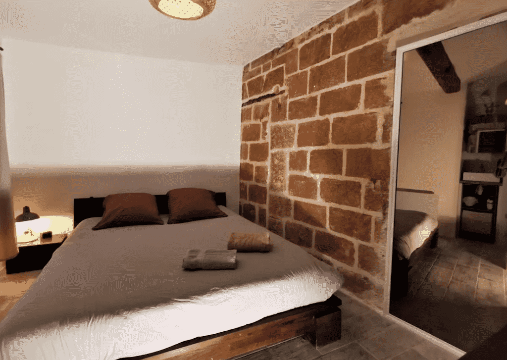 chapeau rouge logement
