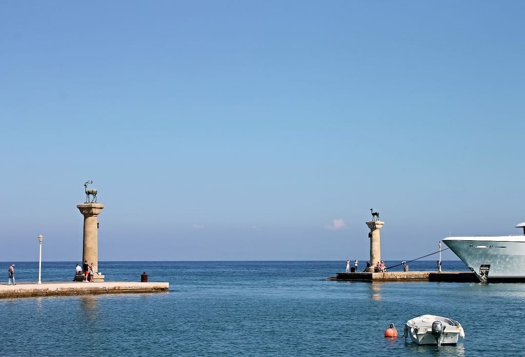 Le_port_de_Mandraki port mandraki visiter rhodes