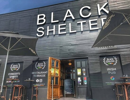 the black shelter bar