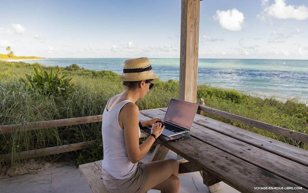 nomade digital en teletravail plage Floride
