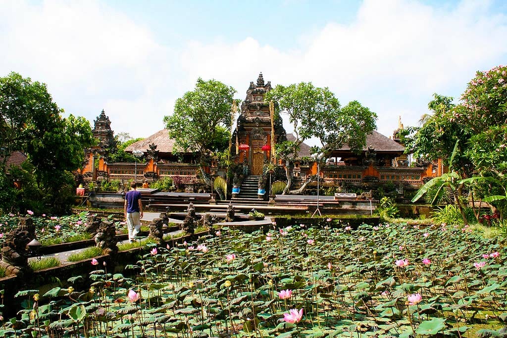 retraite_yoga_à_Bali_temple_Ubud retraite yoga bali temple ubud