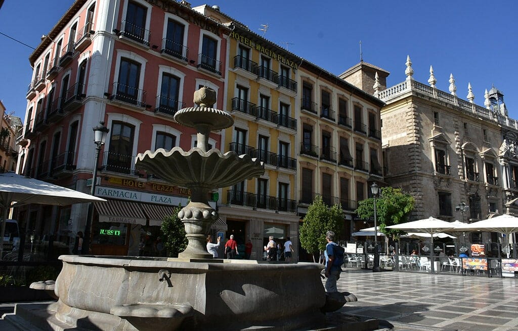 visiter_Grenade_Plaza_Nueva visiter grenade plaza nueva