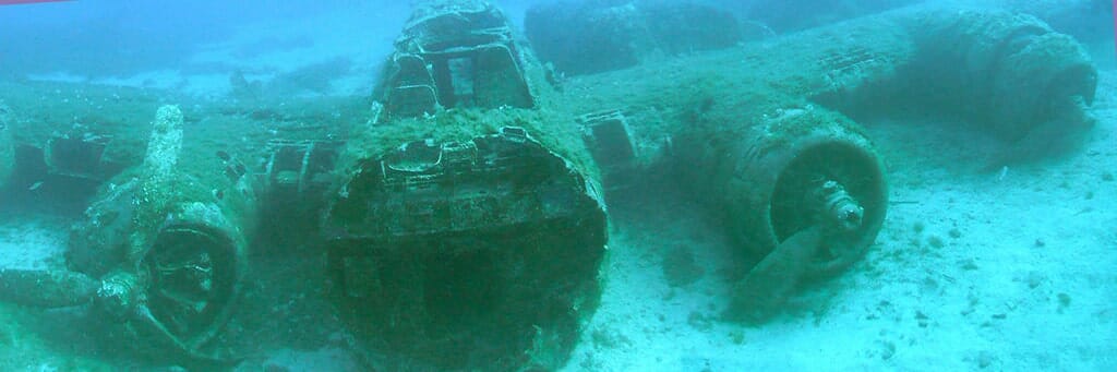 avion_b17_calvi_plongee_en_corse avion b17 calvi plongee en corse