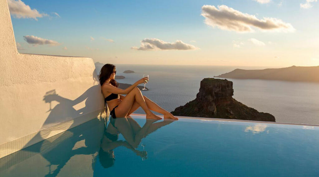 astra suites ou loger a santorin