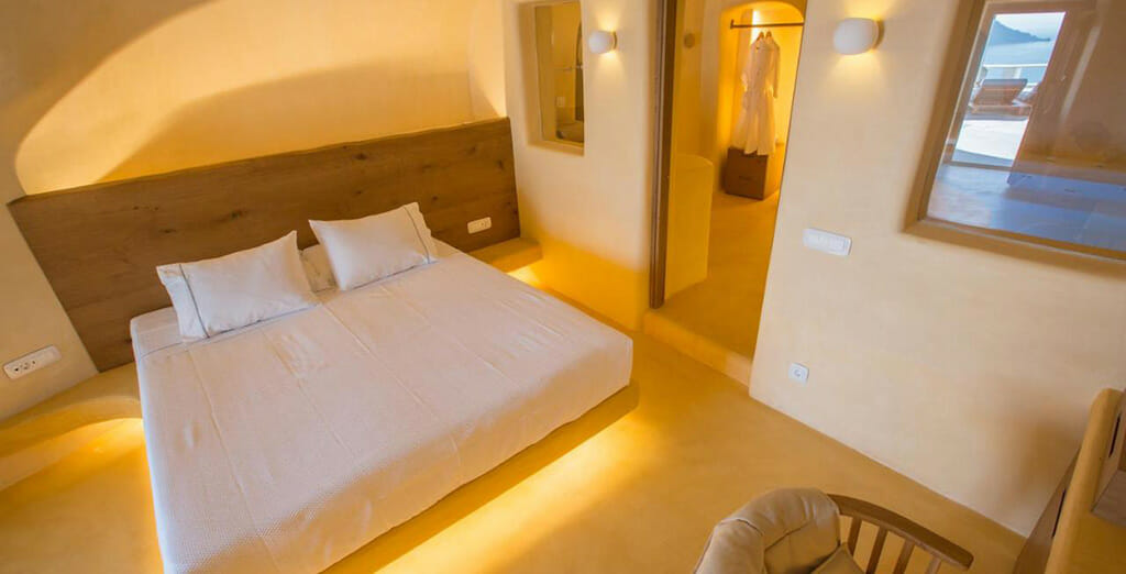 chic hotel santorini firostefani