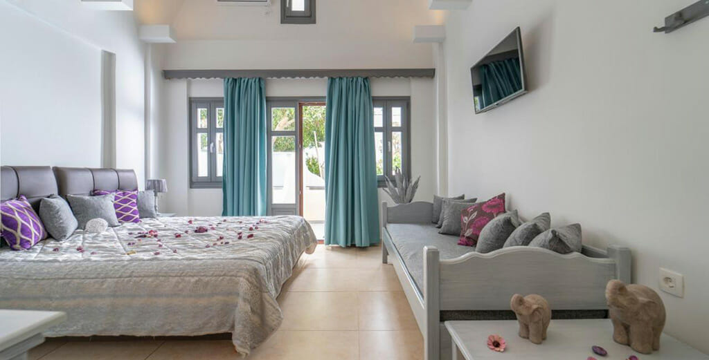 smaragdi hotel perivolos santorin