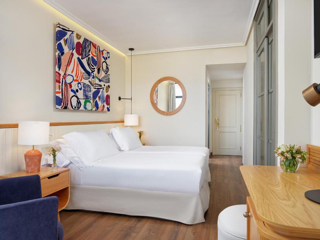 Luxury place - H10 Conquistador