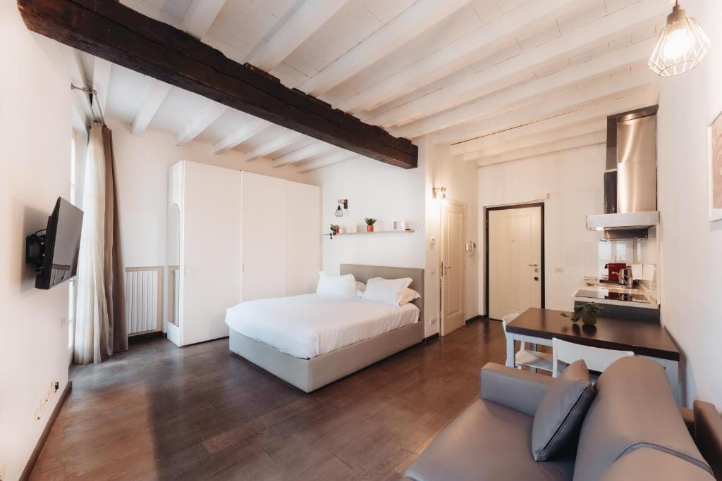 Charming Milan Apartments Brera - Madonnina