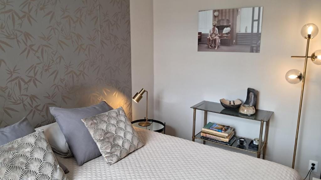 The Superstay Boutique guestroom
