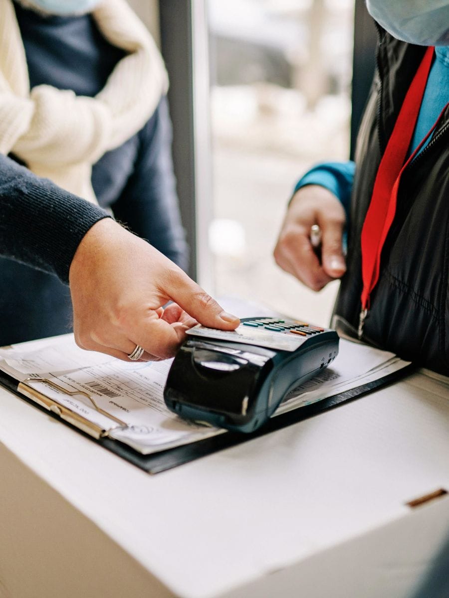 Comment j’ai trouvé la bonne carte bancaire gratuite pour voyager