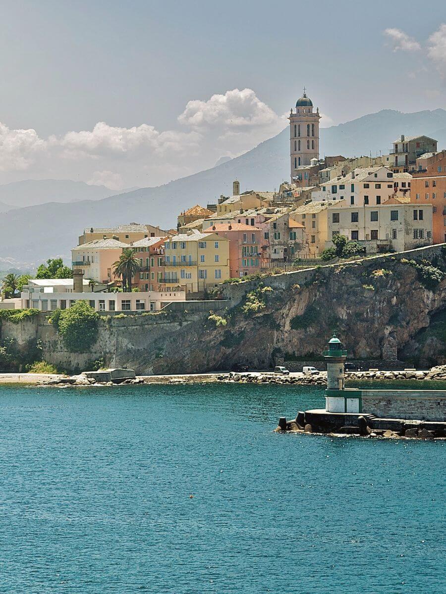 Combien de temps prévoir pour un road trip en Corse